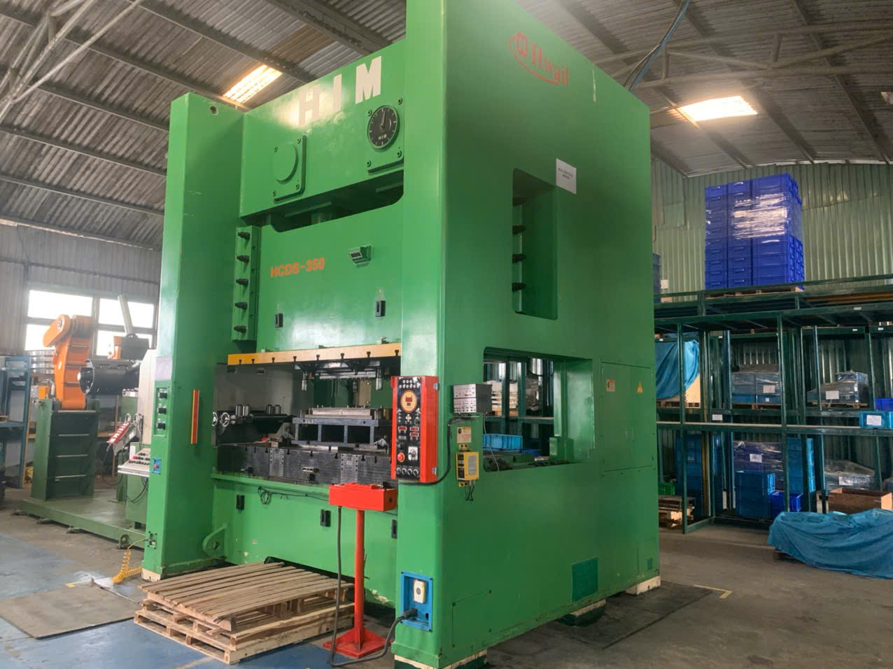 Stamping machine 3.jpg